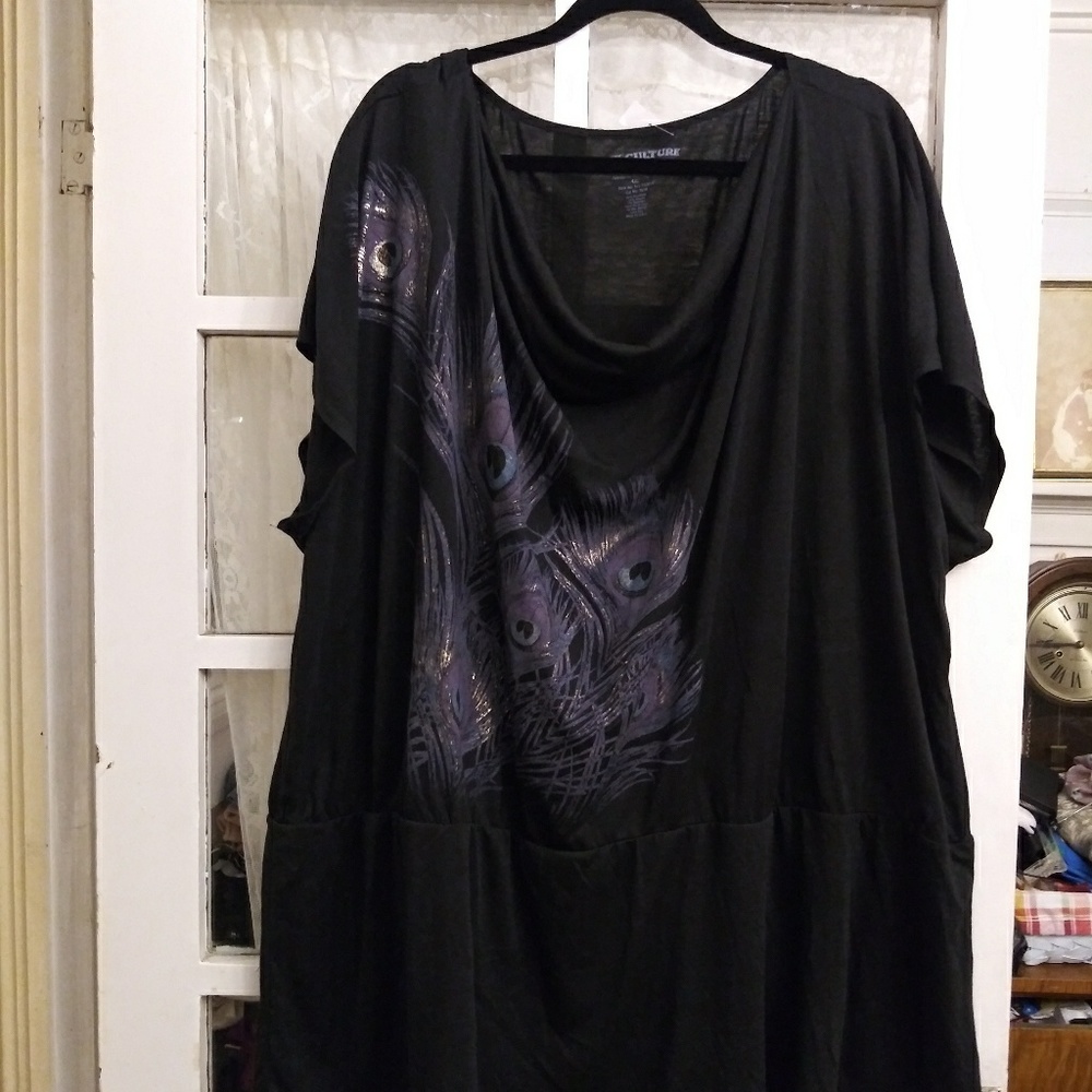 ✨NWT✨Free Culture black blouse with flowers 4x